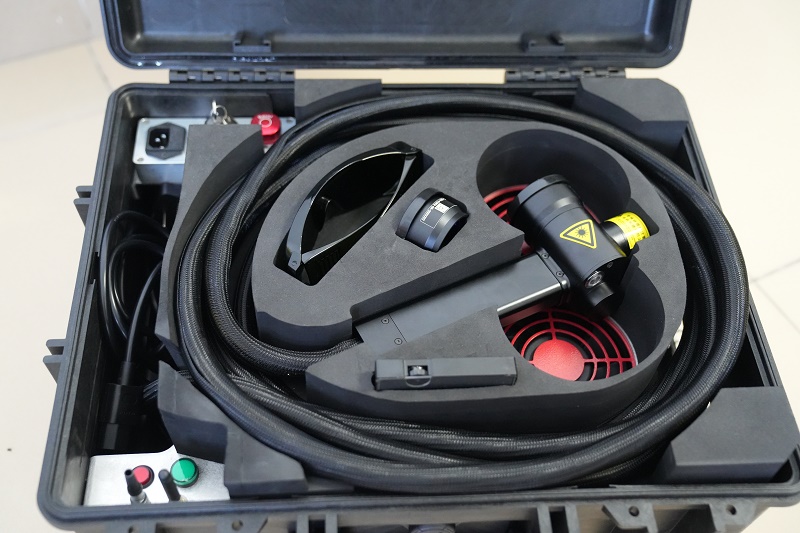 200w 300w Black Suitcase Pulse Laser Cleaning Machine (10)